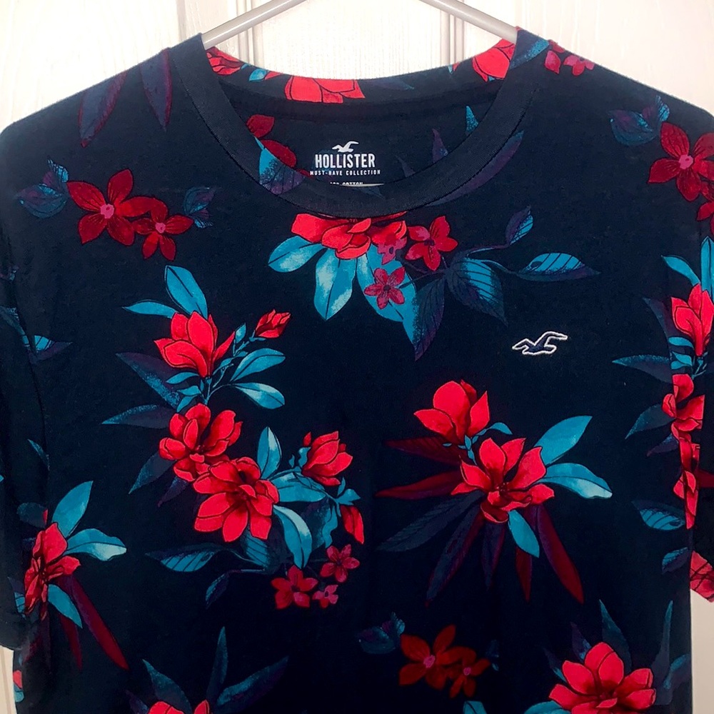 Hollister Shirt w/ Floral Design